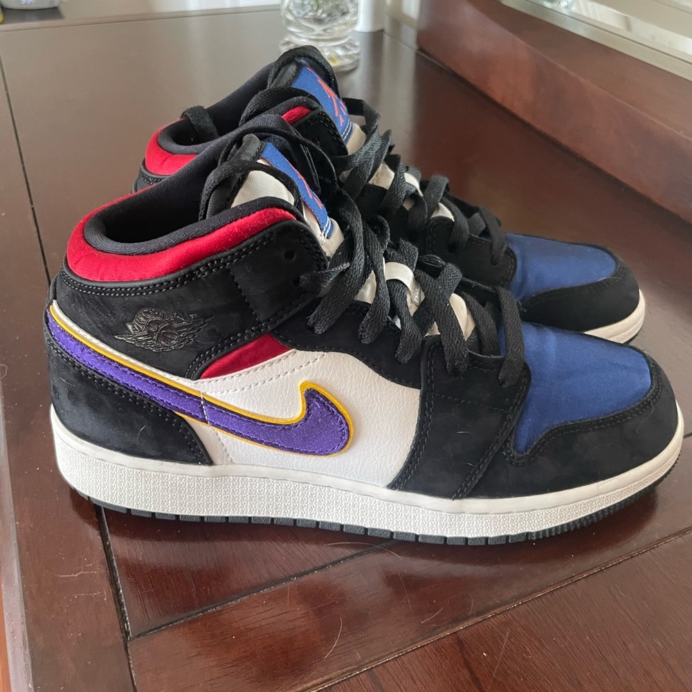 Jordan 1 mid lakers Top 3